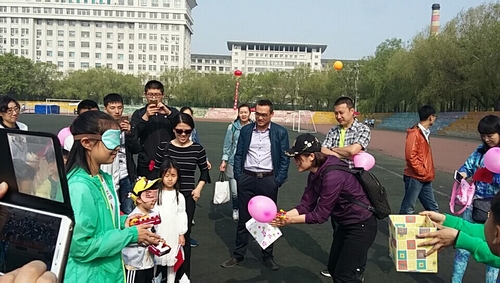 yl7703永利官网举办“迎‘六一’东林宝贝趣味运动会”